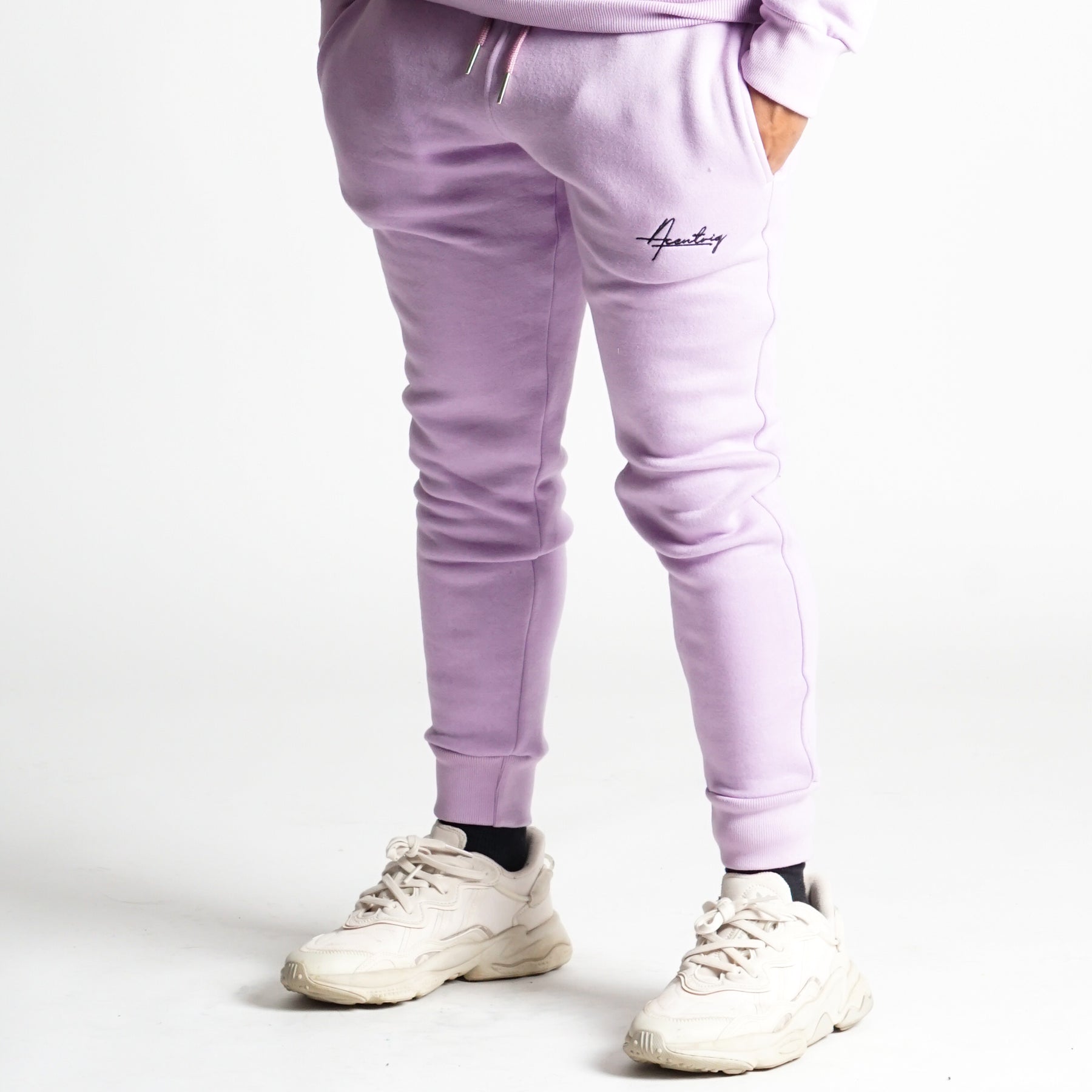Slim-Fit Classic Sweatpants (Lavender)